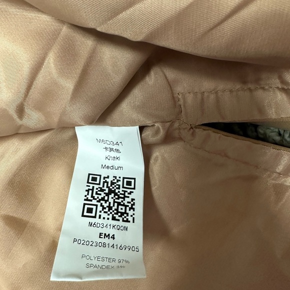 Tan Women's Trench Coat.     <<<<49>>>> - Picture 4 of 8